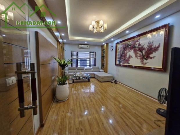 Cực đẹp phố Chùa Bộc, Đống Đa. Ngõ thông, sát phố - Nhà 50m, 5 tầng, giá 7.95 tỷ - 1