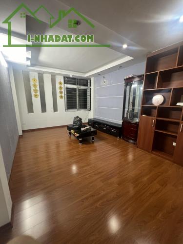 Cực đẹp phố Chùa Bộc, Đống Đa. Ngõ thông, sát phố - Nhà 50m, 5 tầng, giá 7.95 tỷ - 4