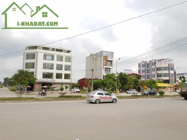 SIÊU PHẨM mặt đường Lê Hữu Tựu Nguyên Khê, đường 40m, vỉa hè 6, KINH DOANH, ĐẦU TƯ cực tốt