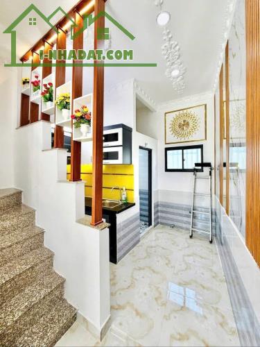 Chỉ nhỉnh 1tỷ  có nhà sổ hồng cầm tay- nhà mới vào ở ngay - 1