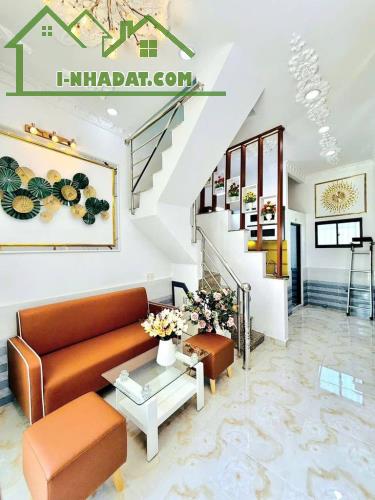 Chỉ nhỉnh 1tỷ  có nhà sổ hồng cầm tay- nhà mới vào ở ngay