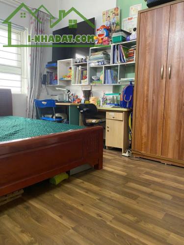 Chính chủ gửi bán căn hộ 2 ngủ view sát Hồ điều hòa, giá rẻ nhất KDT Thanh Hà Hà Đông - 3