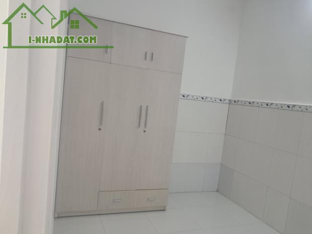 ♪ Nhà cách Hoàng Diệu 70m, 34m2, ngang 5.5m vuông, C4, sạch, 2.1 tỷ - 1