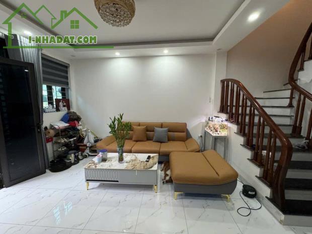 Bán nhà Miêu Nha – Nhà 5 tầng mới xây – Nội thất mới – Cách ô tô 40m