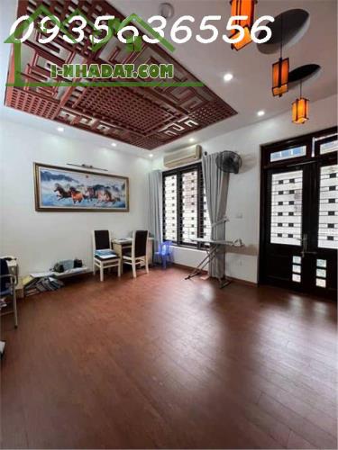 :

⸻

CHÍNH CHỦ GỬI BÁN – SIÊU PHẨM TRƯƠNG ĐỊNH – 82M2 x 5 TẦNG – THANG MÁY – GIÁ 15.X TỶ - 3