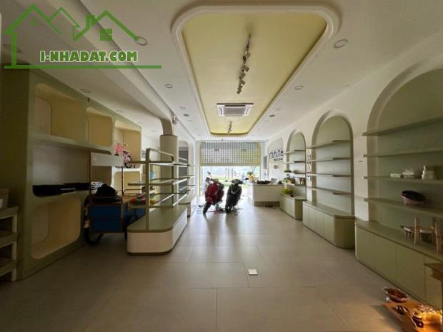 Bán Nhà Mặt Tiền Đồng Đen, Víp Tân Bình, 235m2, 3 Tầng Mới Nở Hậu, Nhỉnh 39 Tỷ TL. - 3