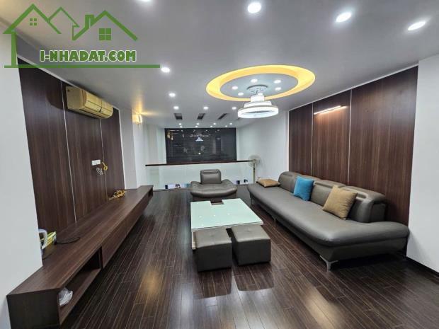 Cần bán căn nhà 🏠 Thạch Bàn, 36 m2 , 5 tầng , rao bán 6,5 tỉ