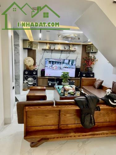 Bán Nhà Đẹp Nguyễn Văn Cừ 48m2-hơn 8 tỷ-LÔ GÓC-NHÀ ĐẸP LONG LANH-TẶNG FULL NỘI THẤT-HIẾM