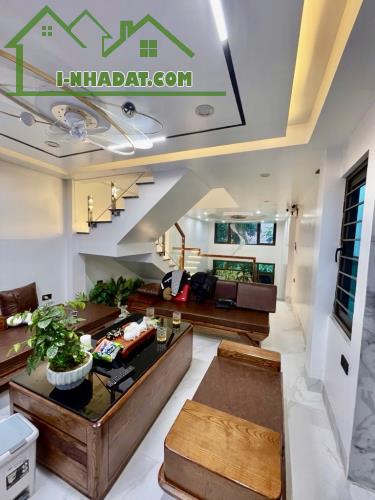 Bán Nhà Đẹp Nguyễn Văn Cừ 48m2-hơn 8 tỷ-LÔ GÓC-NHÀ ĐẸP LONG LANH-TẶNG FULL NỘI THẤT-HIẾM - 1