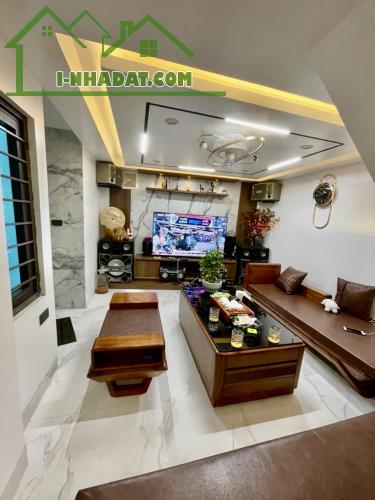 Bán Nhà Đẹp Nguyễn Văn Cừ 48m2-hơn 8 tỷ-LÔ GÓC-NHÀ ĐẸP LONG LANH-TẶNG FULL NỘI THẤT-HIẾM - 3