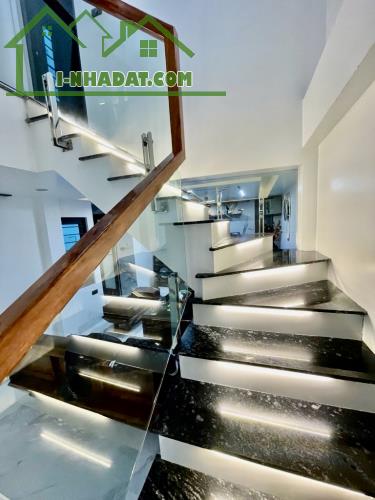 Bán Nhà Đẹp Nguyễn Văn Cừ 48m2-hơn 8 tỷ-LÔ GÓC-NHÀ ĐẸP LONG LANH-TẶNG FULL NỘI THẤT-HIẾM - 4