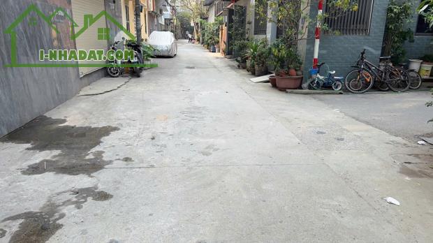 CẦN BÁN ĐẤT TẶNG NHÀ LÝ SƠN - NGỌC THỤY LONG BIÊN 75M, 2T, MT4M, Ô TÔ VÀO NHÀ. - 2