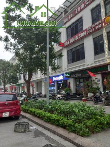 CHO THUÊ Nhà Mặt Phố Vinhomes Hàm Nghi, DT 135m, 5 tầng, MT 6m, THANG MÁY, KINH DOAN - 2