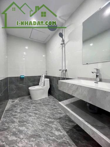 🚀 SIÊU HIẾM NGỌC THỤY! NHÀ MỚI, 5 TẦNG, SÂN RỘNG, Ở NGAY – 6.88 TỶ!