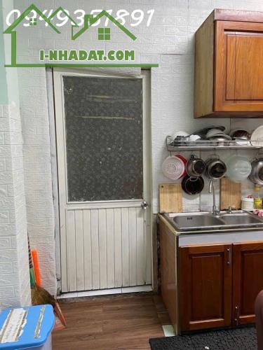 Cần bán nhà HXH 2 tầng, 98m2, ngang 4m, sổ hồng riêng, hoàn công đầy đủ. Giá 8,5 tỷ.