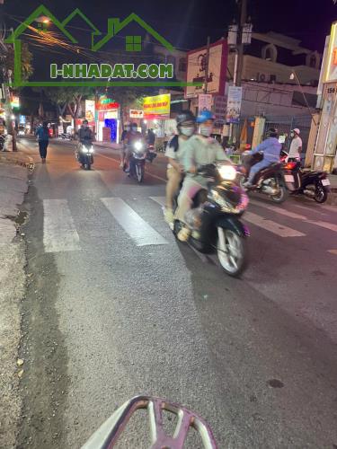 Bán nhà mặt tiền 4x20m giá 9,5 tỷ Đường Nguyễn Văn Quá - 2