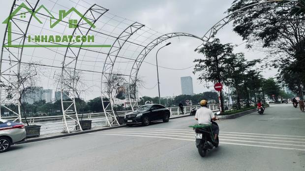 Bán đất phố đi bộTrịnh Công Sơn ven Tây Hồ, ô tô tránh đỗ vỉa hè Kinh doanh 186m 99 tỷ