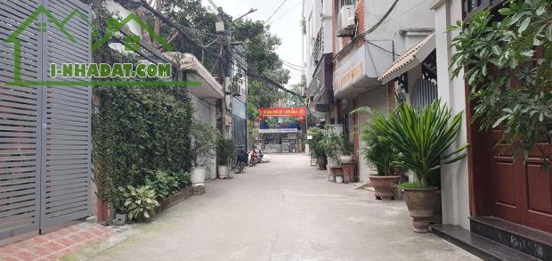 Nhà dân xây chắc chắn ở sướng lắm ý ngõ Oto thông qua nhà - 2