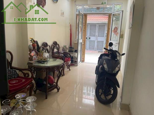 Nhà dân xây chắc chắn ở sướng lắm ý ngõ Oto thông qua nhà - 1
