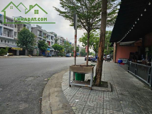 Nhà Nát Mặt Tiền 30m – Kế KDC An Sương – Chỉ 6 Tỷ Cho 101m2!