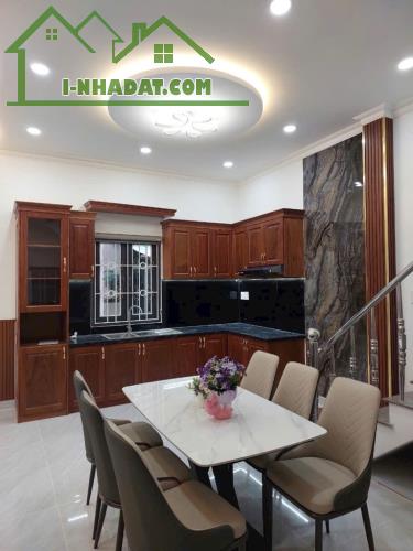 Bán gấp nhà mới đẹp lung linh ở ngay Trần Xuân Soạn, full nội thất cao cấp, SHR. - 3