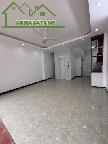 Bán nhà Bát Khối - Long Biên. Thang Máy - Ôtô 7 chỗ vào nhà, 51m x 5T. chỉ hơn 7 tỷ. - 1