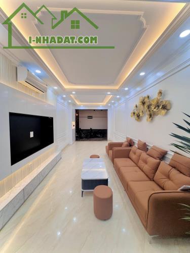 BÁN NHÀ MỚI PHỐ YÊN LẠC HBT- THANG MÁY- LÔ GÓC 2 THOÁNG- Ô TÔ ĐỖ CỬA - 45mX5 TẦNG - 13 TỶ - 3
