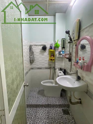 4.9 NHÀ HẺM LỚN ĐƯỜNG PHẠM THẾ HIỂN P5 Q8 - 4