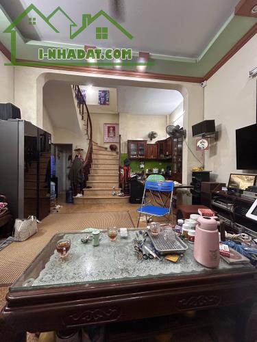 Một nhà ra phố Đông Các Đống Đa, 50m2, mặt tiền 5m, siêu đẹp, giá 12.6 tỷ ở ngay