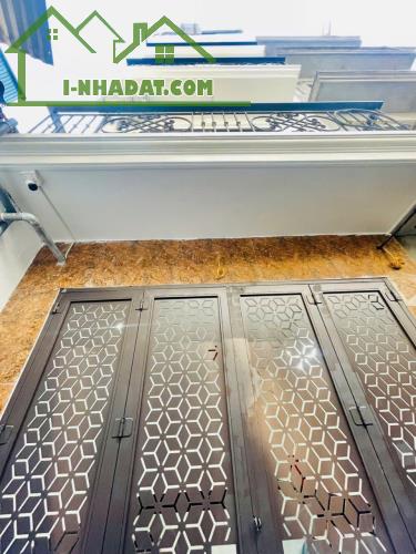 CỰC HIẾM - NHÀ ĐẸP NGÕ THÔNG, 50M2 - GIÁ 8.X TỶ - GẦN NGÃ TƯ SỞ - 4