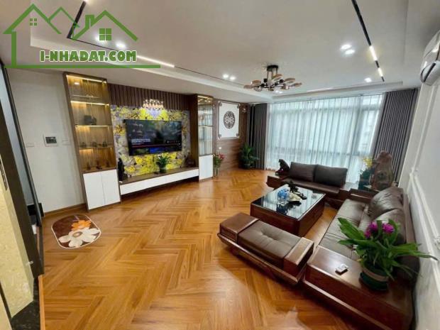 CỰC HIẾM - NHÀ ĐẸP NGÕ THÔNG, 50M2 - GIÁ 8.X TỶ - GẦN NGÃ TƯ SỞ - 3