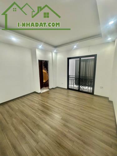 Bán nhà Xã Đàn_Sổ Vuông Đẹp_5 Phòng Ngủ_41mx4T_Giá: 7.1 Tỷ_Lh: 0396935190. - 2