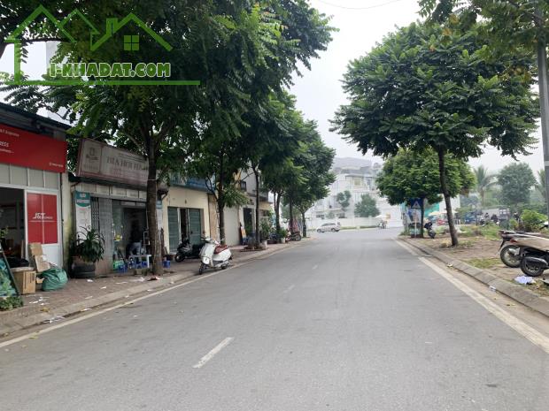 Bán nhà 5 tầng 71,5m2 mặt phố 80 Hoa Lâm, gần phố Vũ Đức Thận vị trí kinh doanh, cho thuê - 4