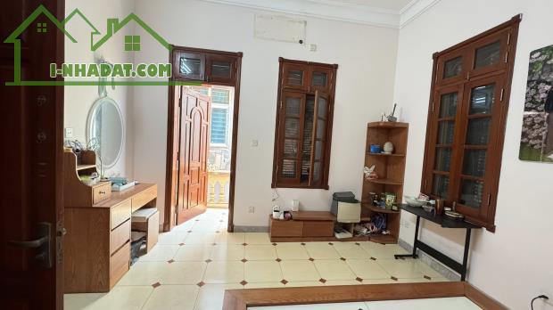 Lô góc Nguyễn Chí Thanh, 15m ra ô tô, ở sướng, 91m 4 tầng 5.3m mặt, Giá 15.6 tỷ 0796193699 - 4