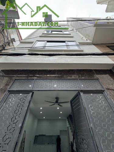 BÁN NHÀ NGUYỄN VĂN CỪ, LONG BIÊN, LÔ GÓC, VÀI BƯỚC RA PHỐ - 5 TẦNG , GIÁ NHỈNH 6 TỈ - 2