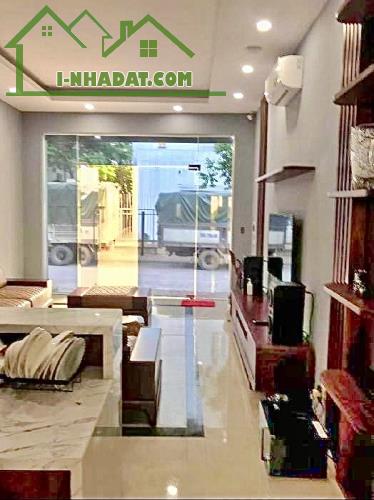 💥💥 CỰC HIẾM NHÀ DÂN XÂY VIỆT HƯNG HƠN 9 tỷ 70m2-Mt5-VỈA HÈ-Ô TÔ TRÁNH-KINH DOANH-2 THOÁN