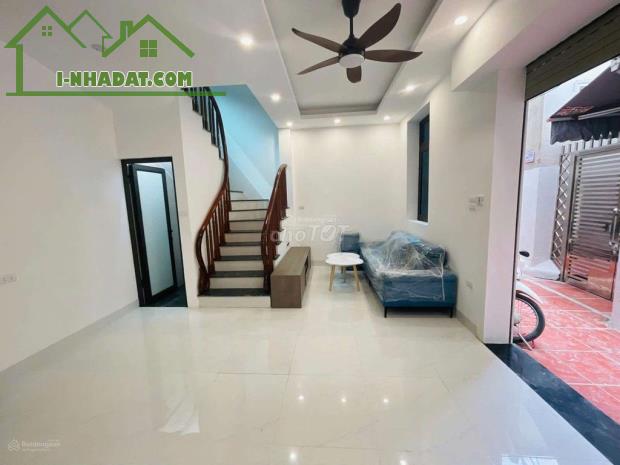 Bán nhà Phú Đô, mới xây, ở ngay, nhà 40m2, 5,4 tỷ (thương lượng)