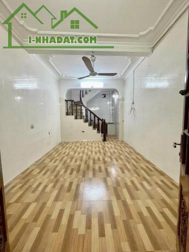 Bán nhà Nguyễn Lương Bằng nhỉnh 6 tỷ - gần phố - khung chốt chắc chắn