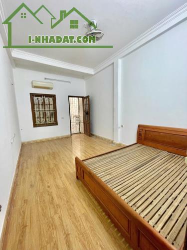 Bán nhà Nguyễn Lương Bằng nhỉnh 6 tỷ - gần phố - khung chốt chắc chắn - 2