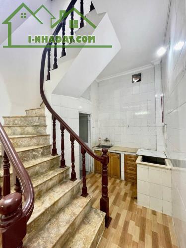 Bán nhà Nguyễn Lương Bằng nhỉnh 6 tỷ - gần phố - khung chốt chắc chắn - 3