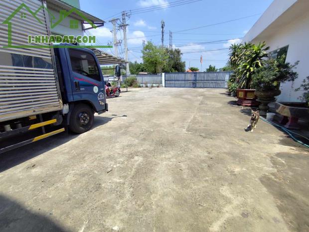 Bán nhà Xưởng , Mặt Tiền  Tân Hiêp Tân Uyên , 1700m2 , dòng tiền 700tr năm - 2