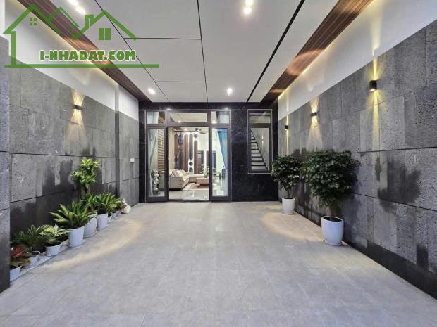 Bán gấp nhà ngon Nguyễn Trãi, nhà mới đẹp, ở ngay, nội thất sịn sò - 2