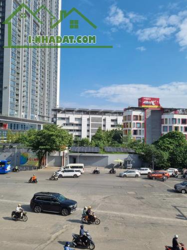 Cự Hiếm! Mặt phố Kim Mã 35m2 - 3 tầng kinh doanh chỉ 15.9 tỷ ngay Metropolis Liễu Giai