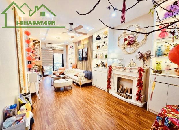 Nhà 3 tầng – Vũ Tông Phan – Ô tô đỗ cửa – Tặng toàn bộ nội thất