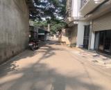BÁN NHÀ GIANG BIÊN, HÀ ĐÔNG,  Ô TÔ CHẠY QUA