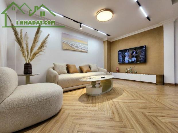 🏡 Nhà mới Bồ Đề, Long Biên, 35m2 x 4 tầng, Ô tô, Nội thất cao cấp, Gần hồ, 7 tỷ 35 - 5