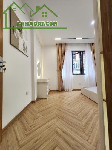 🏡 Nhà mới Bồ Đề, Long Biên, 35m2 x 4 tầng, Ô tô, Nội thất cao cấp, Gần hồ, 7 tỷ 35 - 10