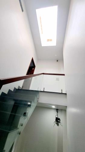 Giá sốc bán gấp nhà 3 tầng, gần ngay ngã tư Tô Ký và Nguyễn Ảnh Thủ chỉ 4.95 tỷ. - 1