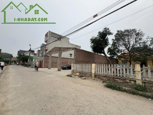 CẦN BÁN 2 LÔ ĐẤT MẶT TIỀN  ĐẸP - 1