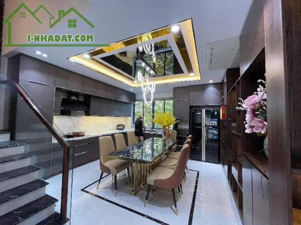 Nhà đẹp là đây: Đường D2, Tăng Nhơn Phú A, Thủ Đức. Giá chỉ 15.9 tỷ - 3